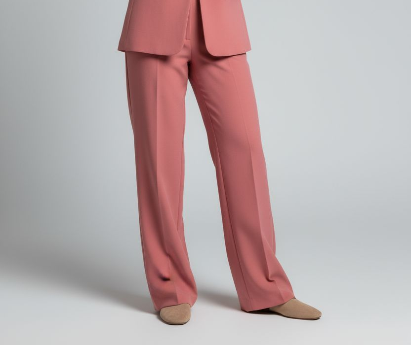Pantalon rose ICHI droit close up